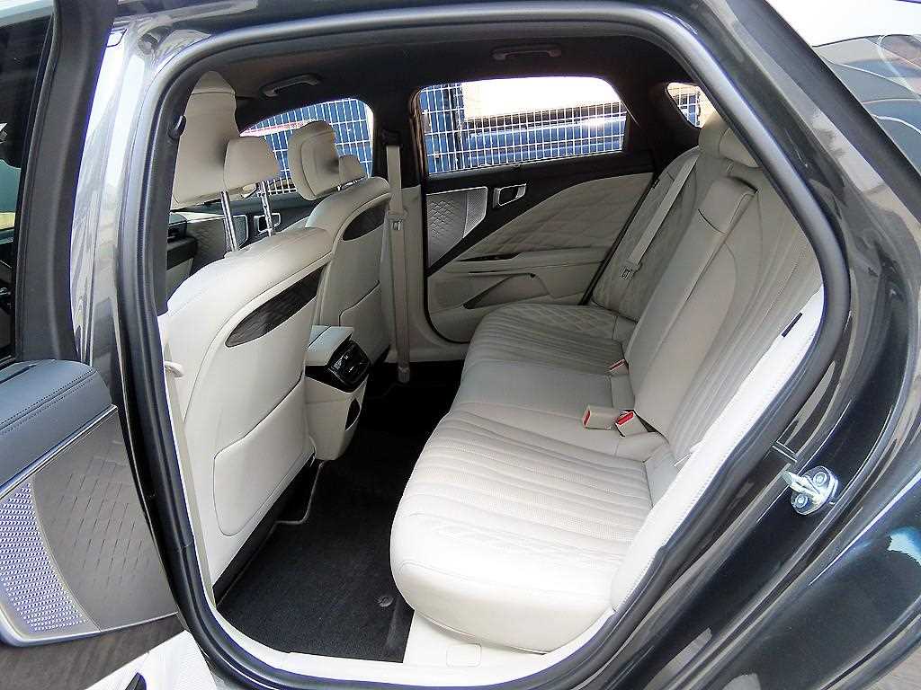 KIA K8 - Vista 6
