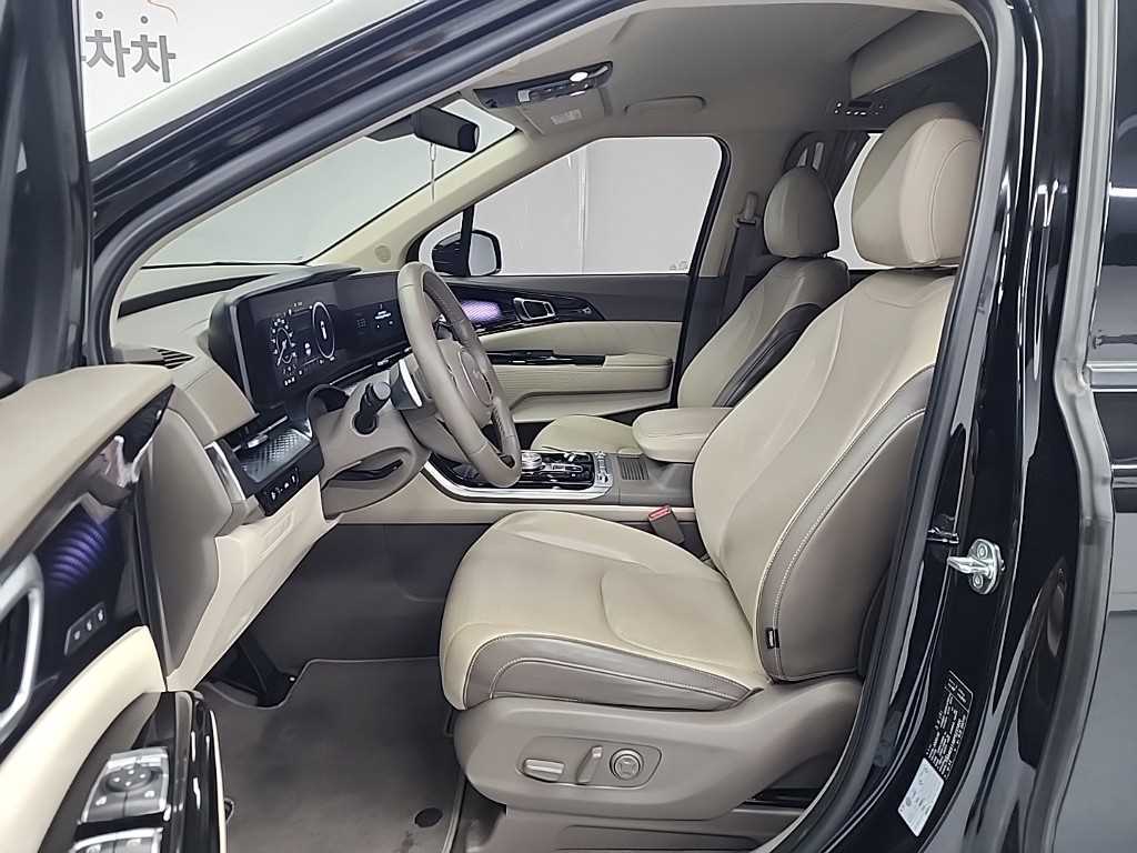 KIA Carnival - Vista 11