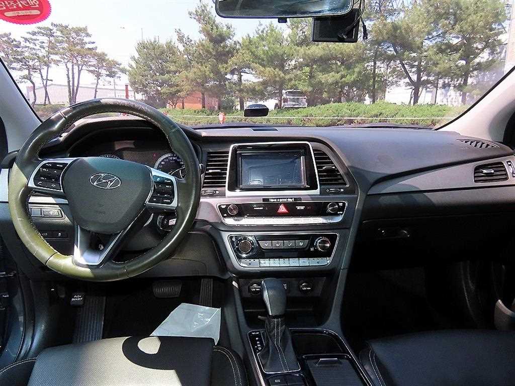 HYUNDAI Sonata - Vista 7