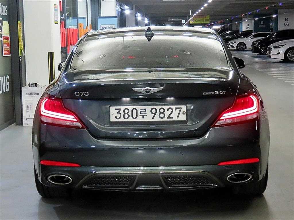 Genesis G70 - Vista 5