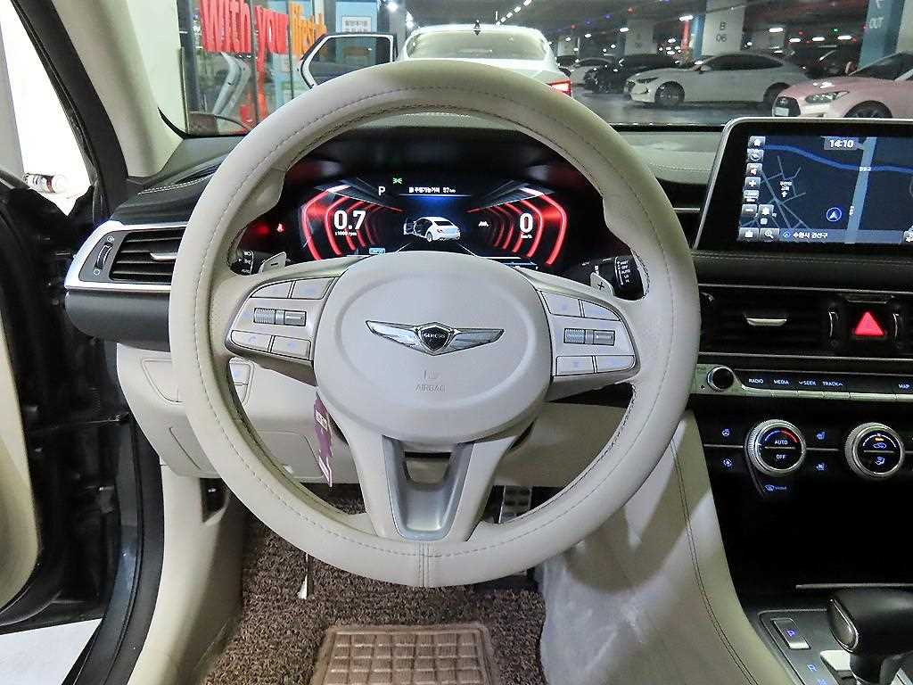Genesis G70 - Vista 8