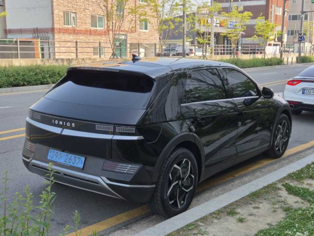 HYUNDAI Ioniq 5 - Vista 4