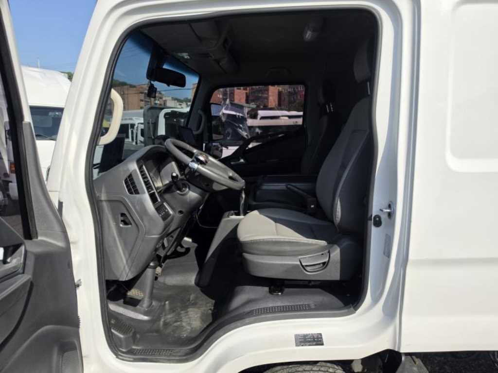 medium and large cargo truck - Vista 12