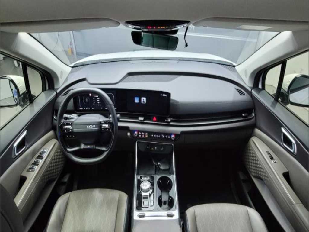 KIA Carnival - Vista 10