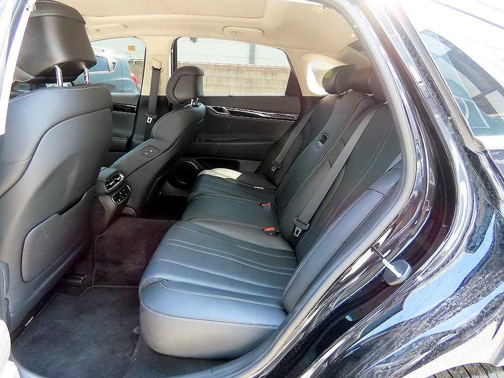 Genesis G80 - Vista 12