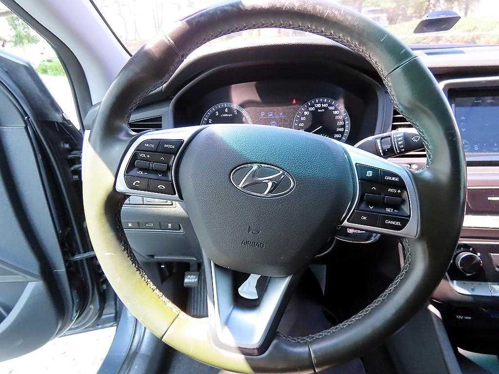 HYUNDAI Sonata - Vista 8