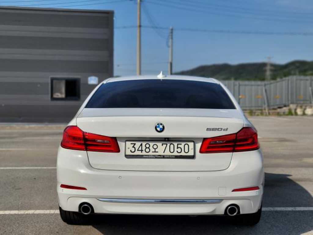 BMW 5 Series - Vista 4