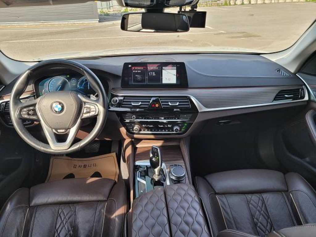 BMW 5 Series - Vista 5