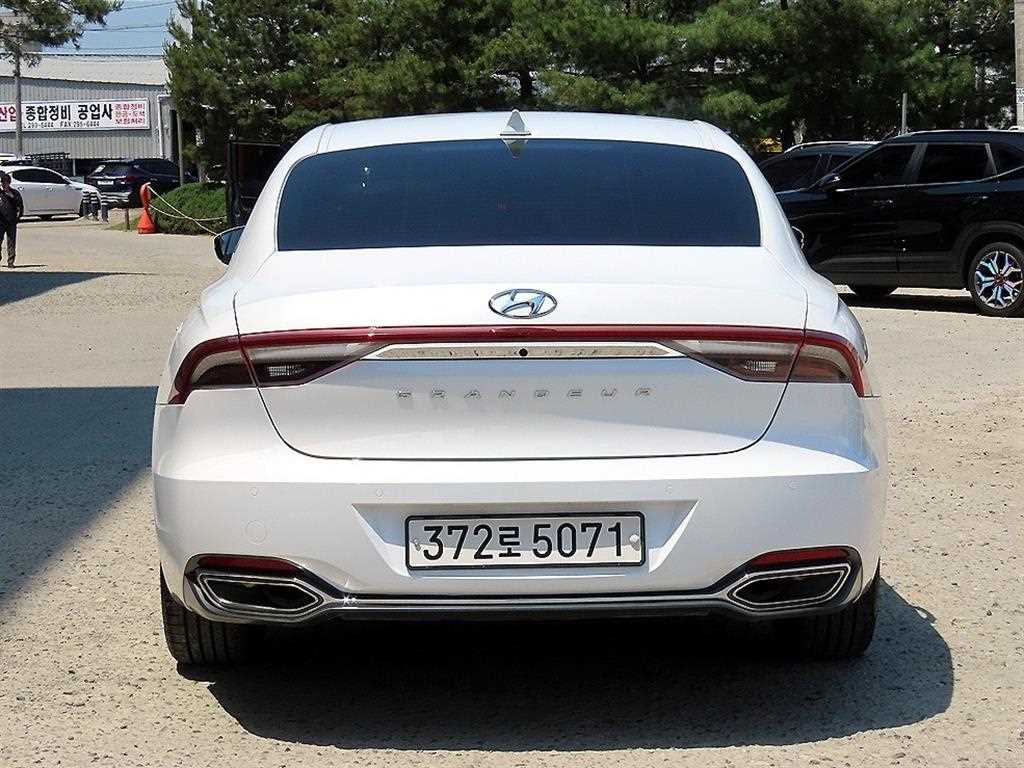 HYUNDAI Grandeur - Vista 4