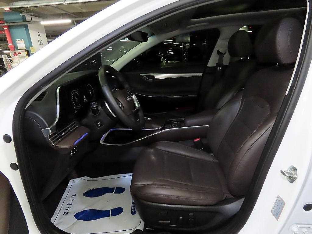 HYUNDAI Grandeur - Vista 6