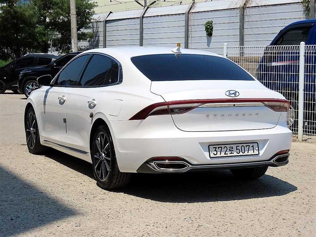 HYUNDAI Grandeur - Vista 3