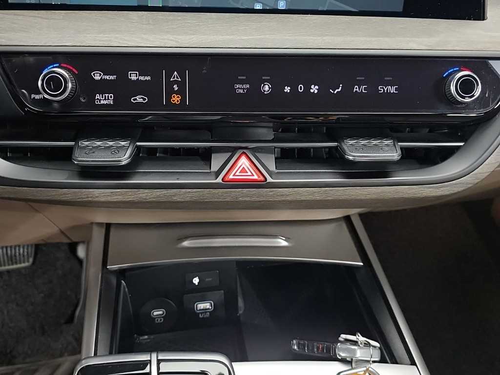 KIA K8 - Vista 10