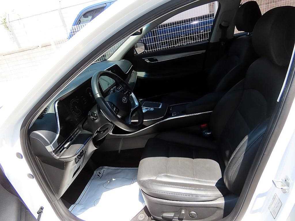 HYUNDAI Grandeur - Vista 5