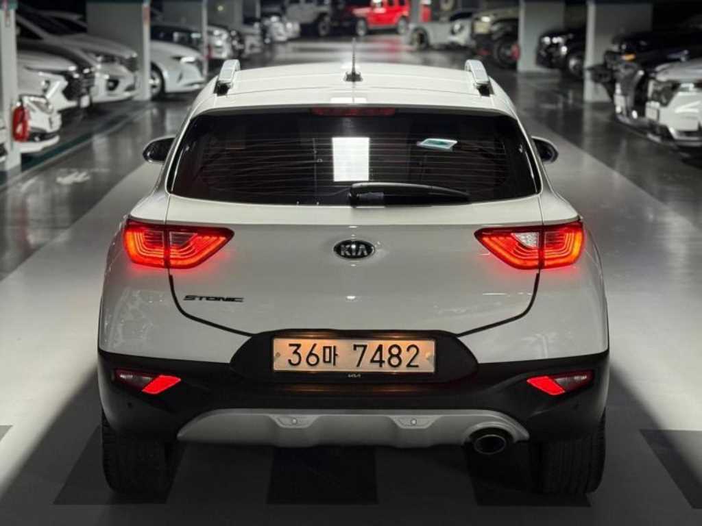 KIA Stonic - Vista 4