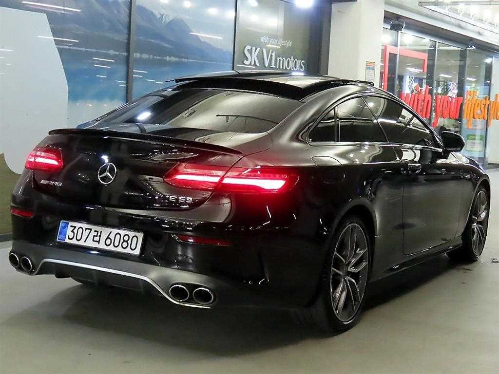 Mercedes Benz E class - Vista 4