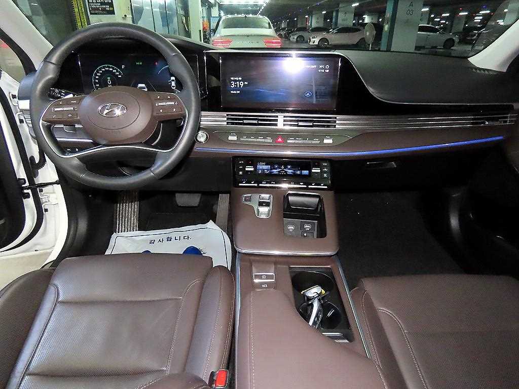 HYUNDAI Grandeur - Vista 10