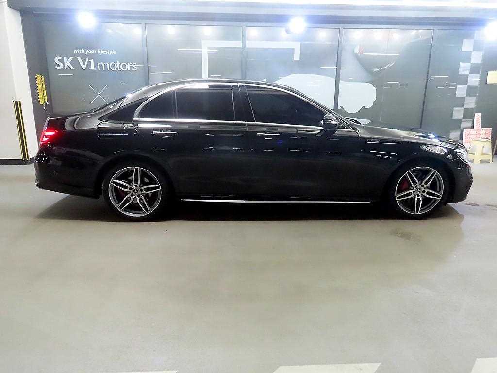 Mercedes Benz E class - Vista 3