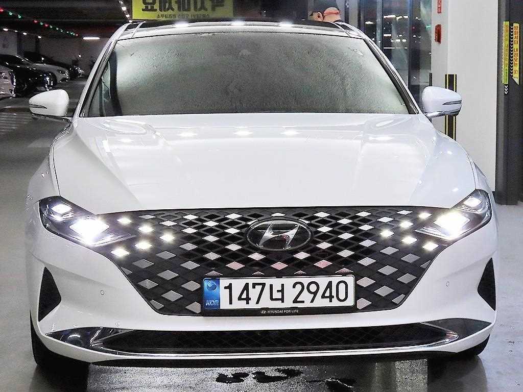HYUNDAI Grandeur - Vista 2