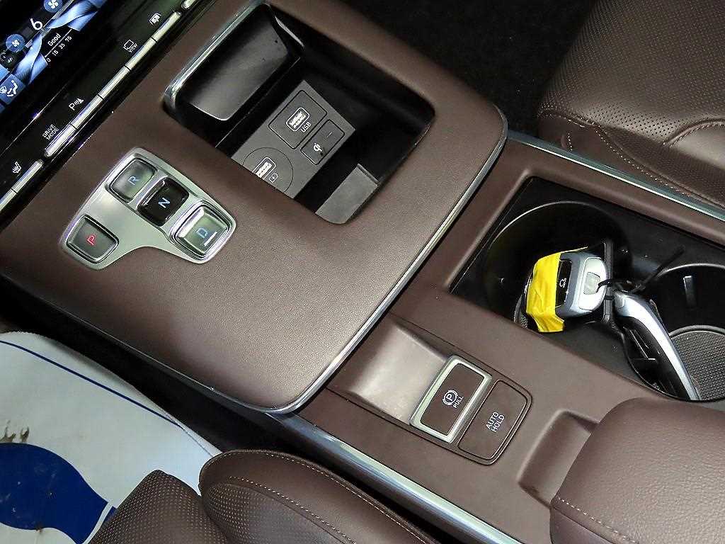 HYUNDAI Grandeur - Vista 12