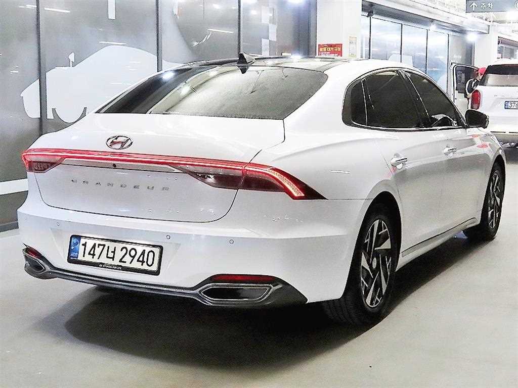 HYUNDAI Grandeur - Vista 4