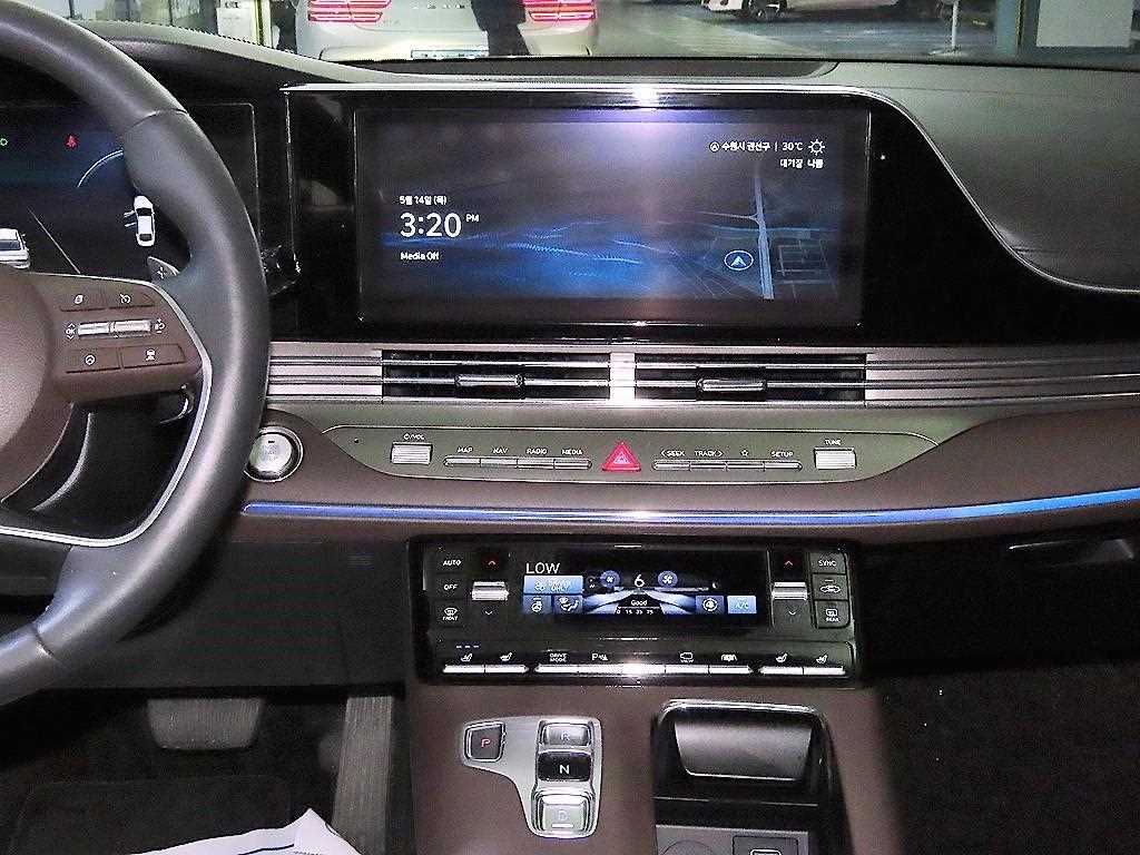HYUNDAI Grandeur - Vista 11