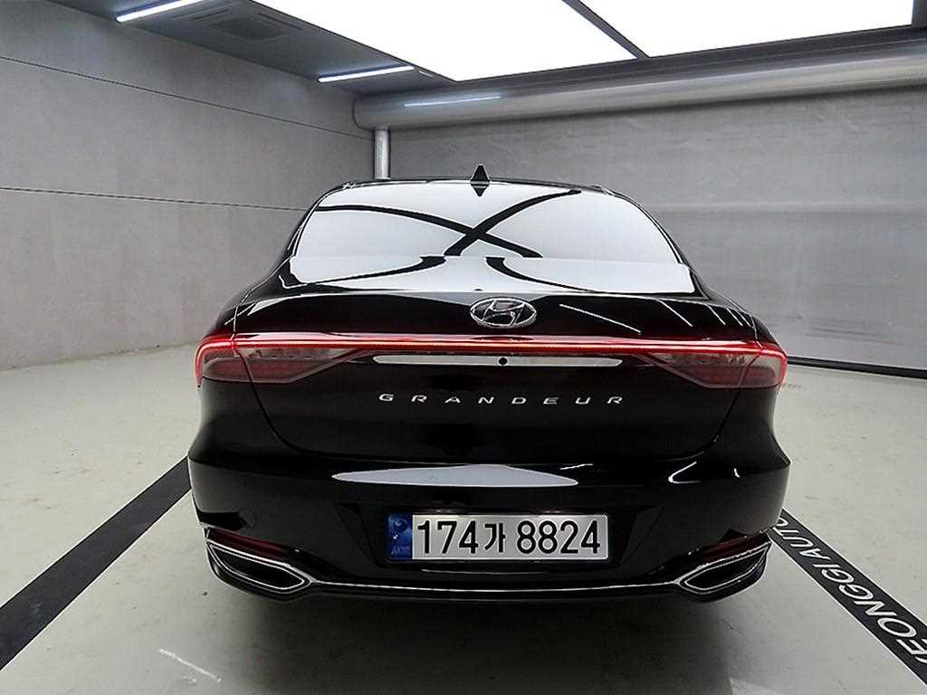 HYUNDAI Grandeur - Vista 3
