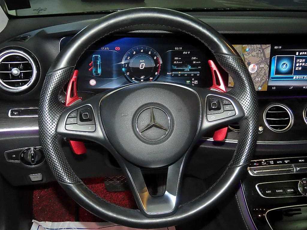 Mercedes Benz E class - Vista 8