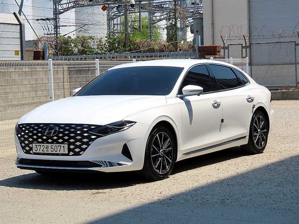 HYUNDAI Grandeur - Vista 2