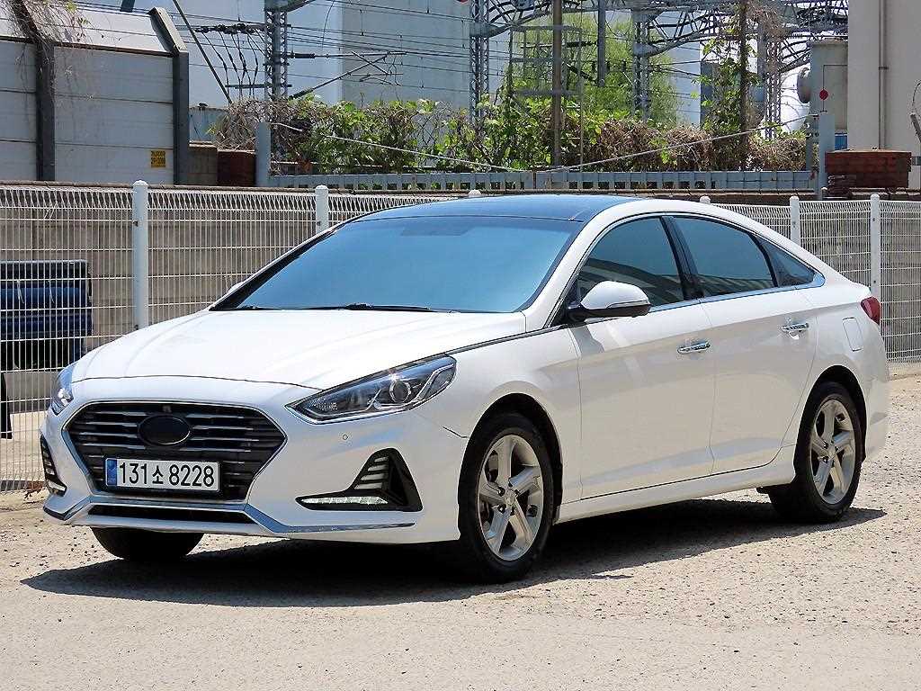 HYUNDAI Sonata - Vista 2