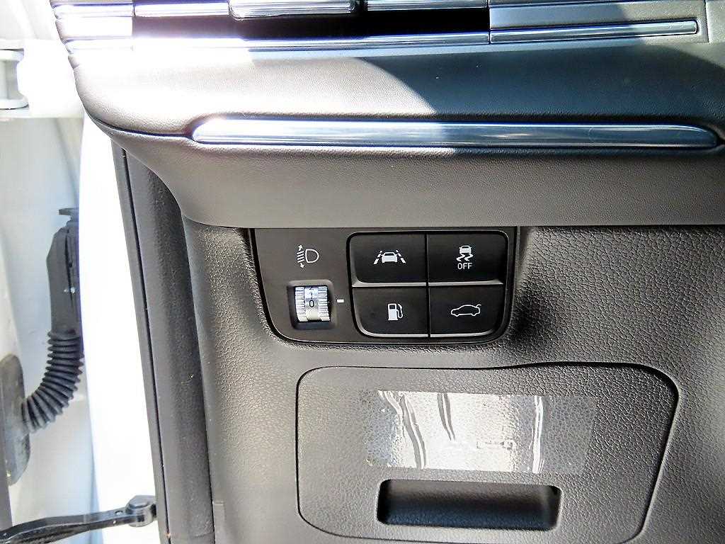 HYUNDAI Grandeur - Vista 11