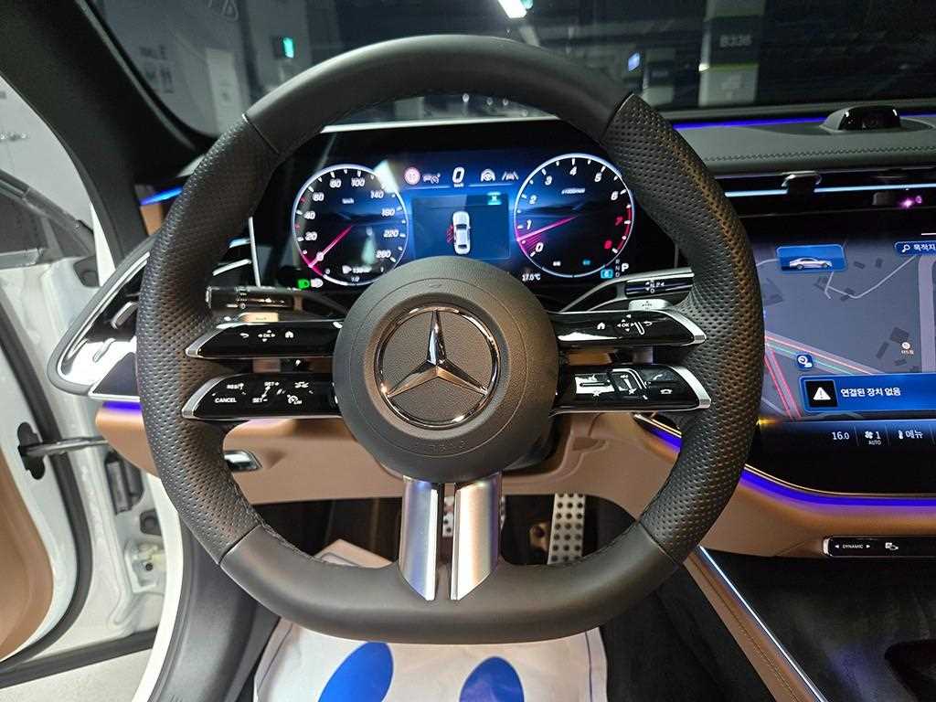 Mercedes Benz E class - Vista 7