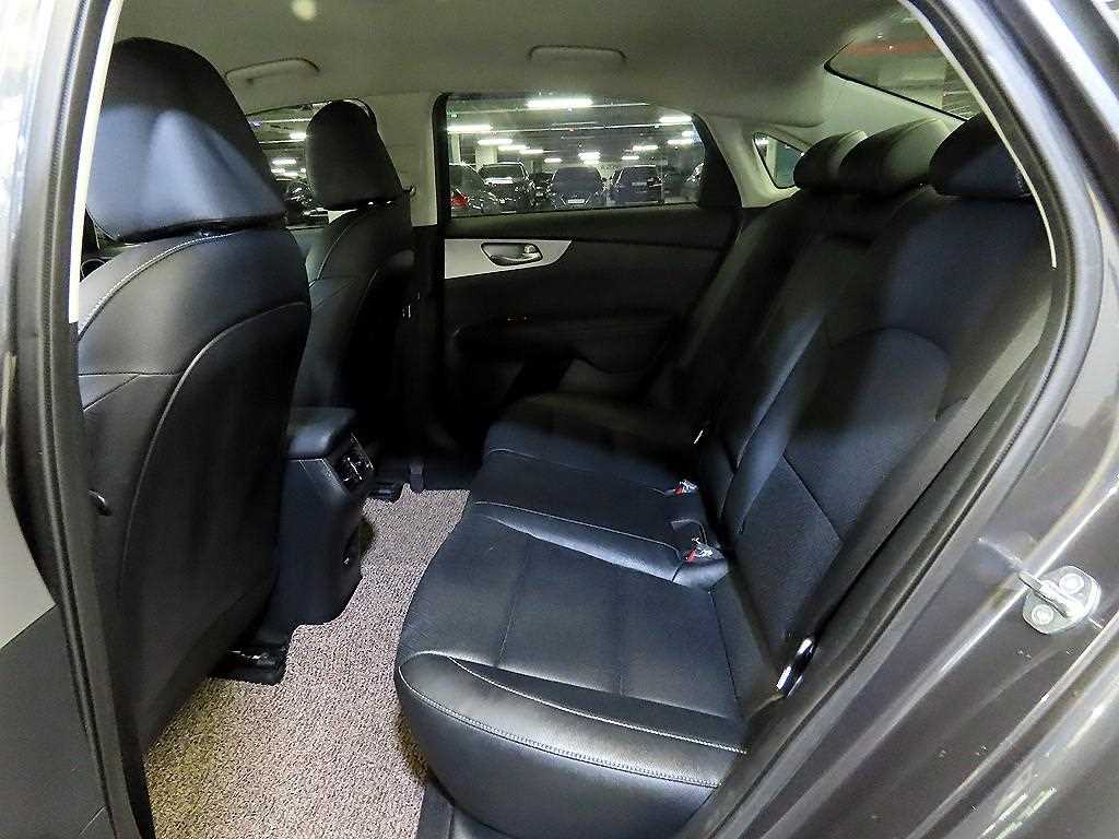 KIA K3 - Vista 7