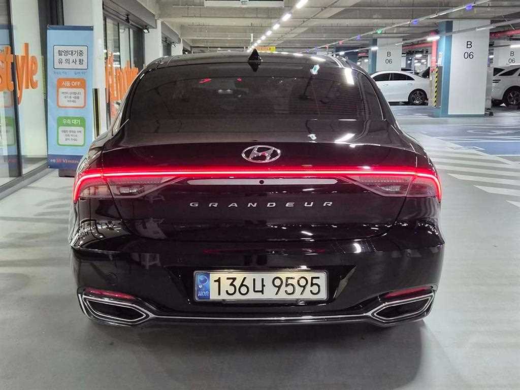 HYUNDAI Grandeur - Vista 5