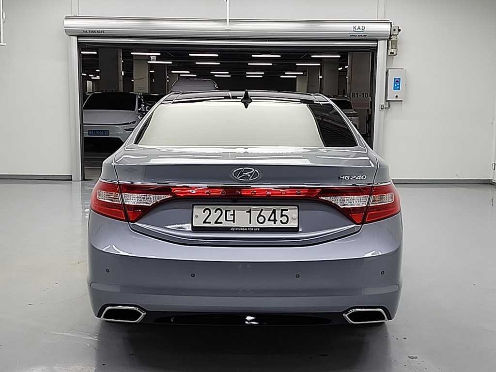 HYUNDAI Grandeur - Vista 3