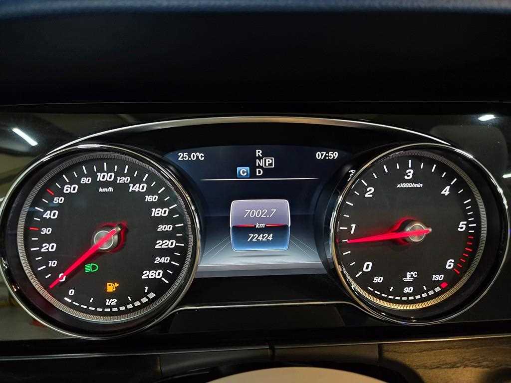 Mercedes Benz E class - Vista 10