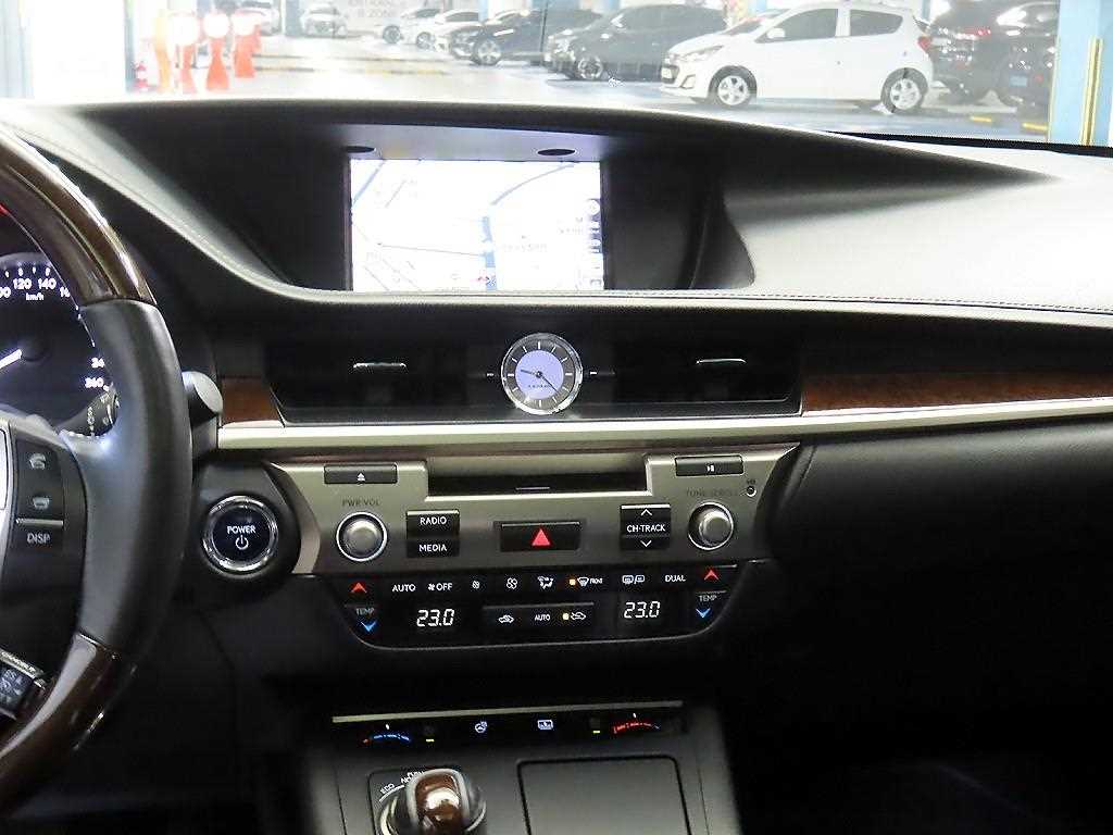 Lexus ES - Vista 11