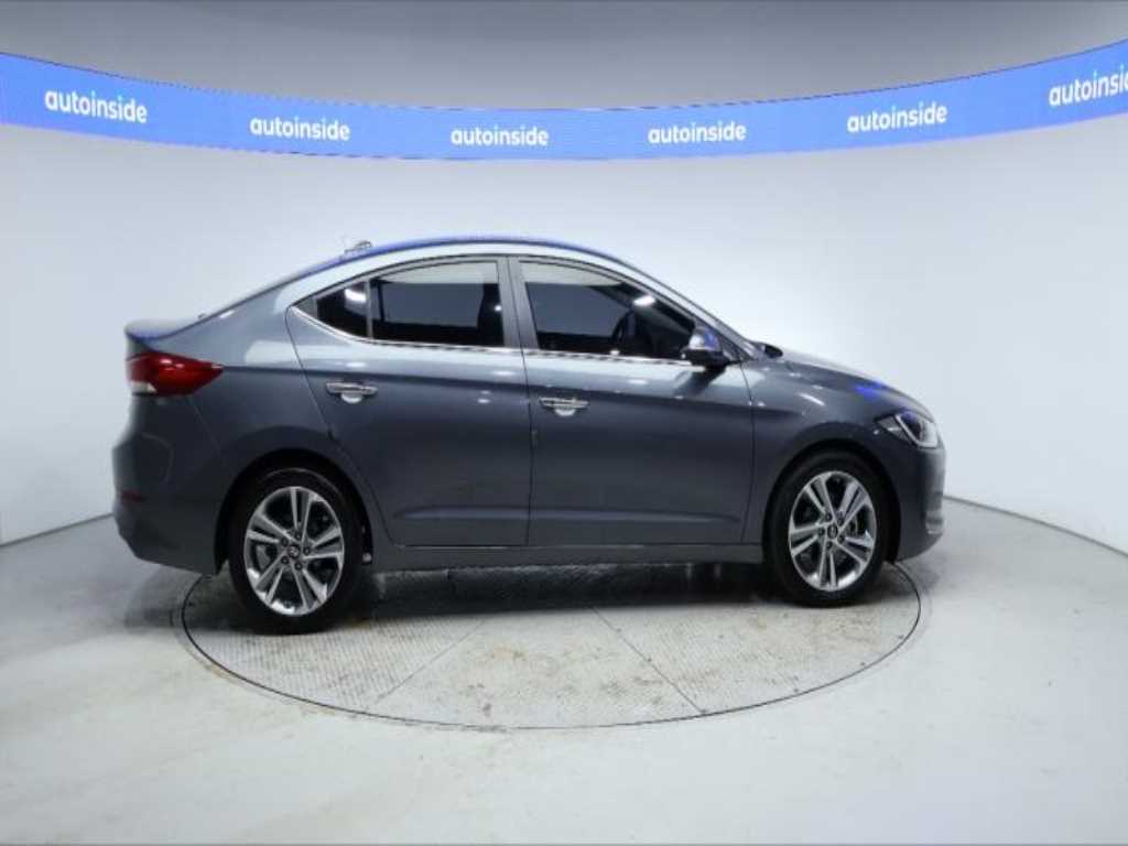HYUNDAI Avante - Vista 3