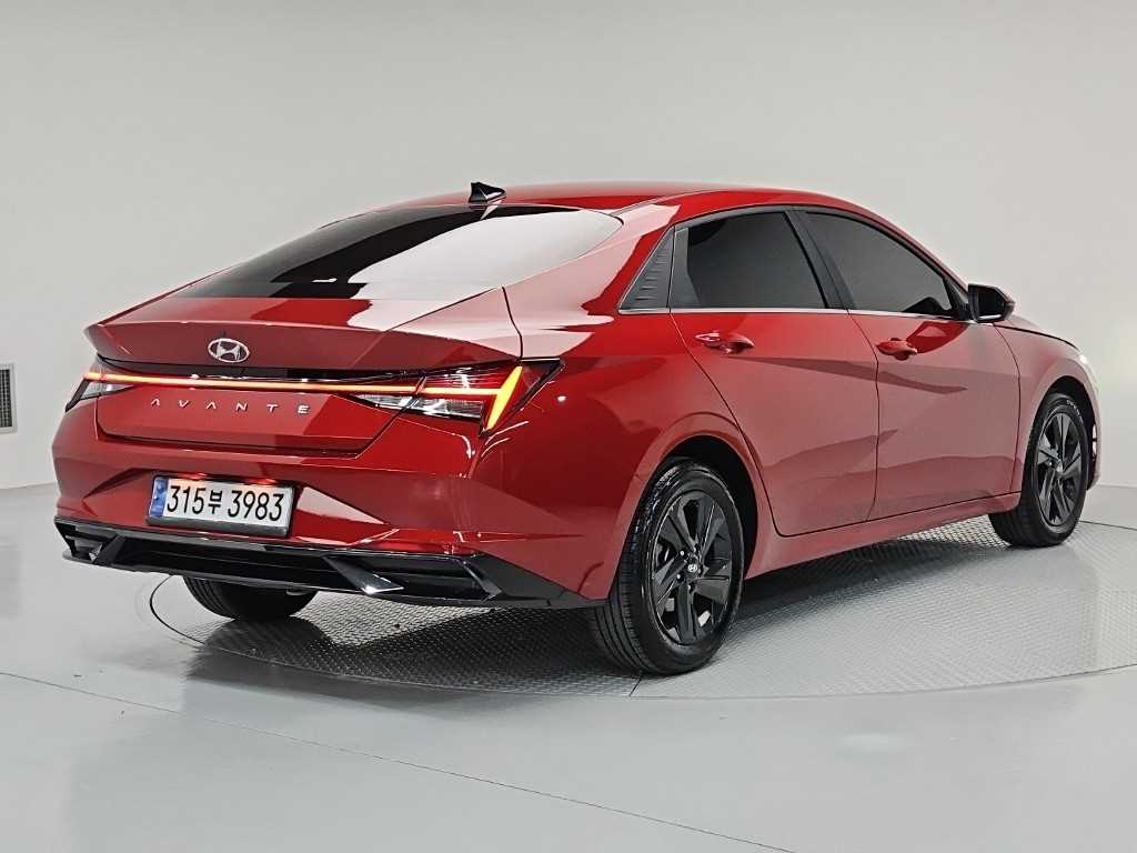 HYUNDAI Avante - Vista 4