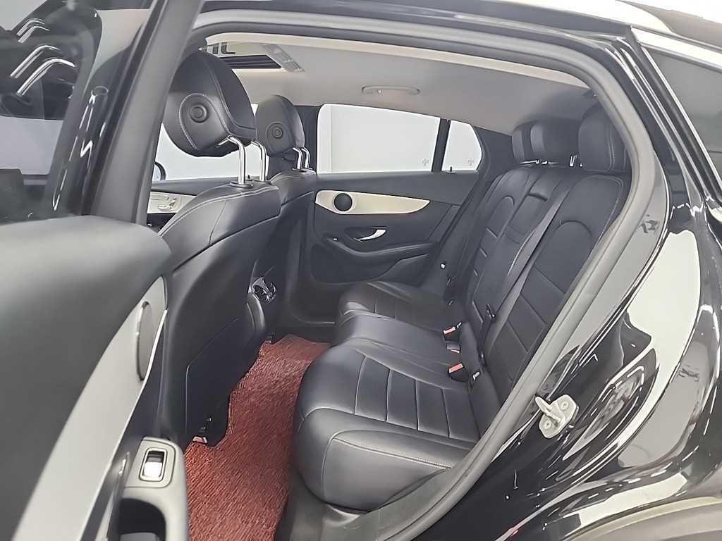 Mercedes Benz GLC Class - Vista 12