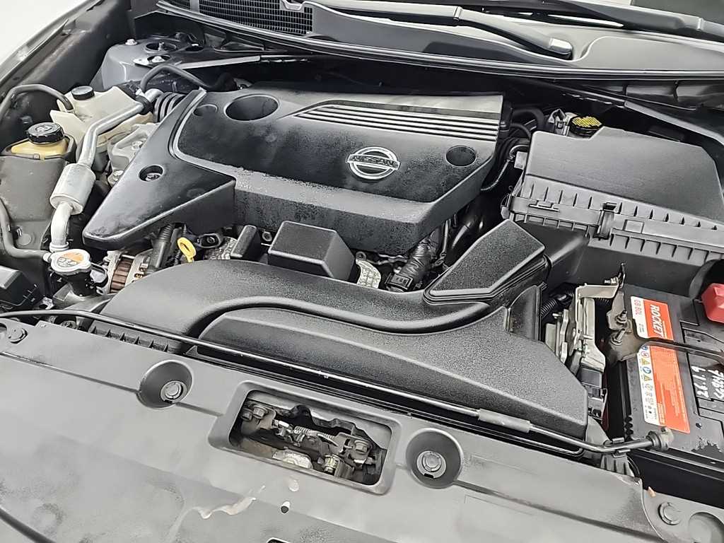 Nissan Altima - Vista 5