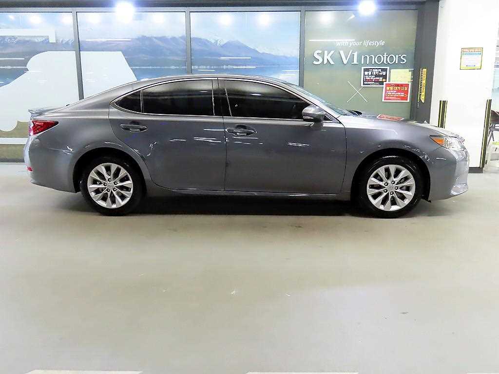 Lexus ES - Vista 3