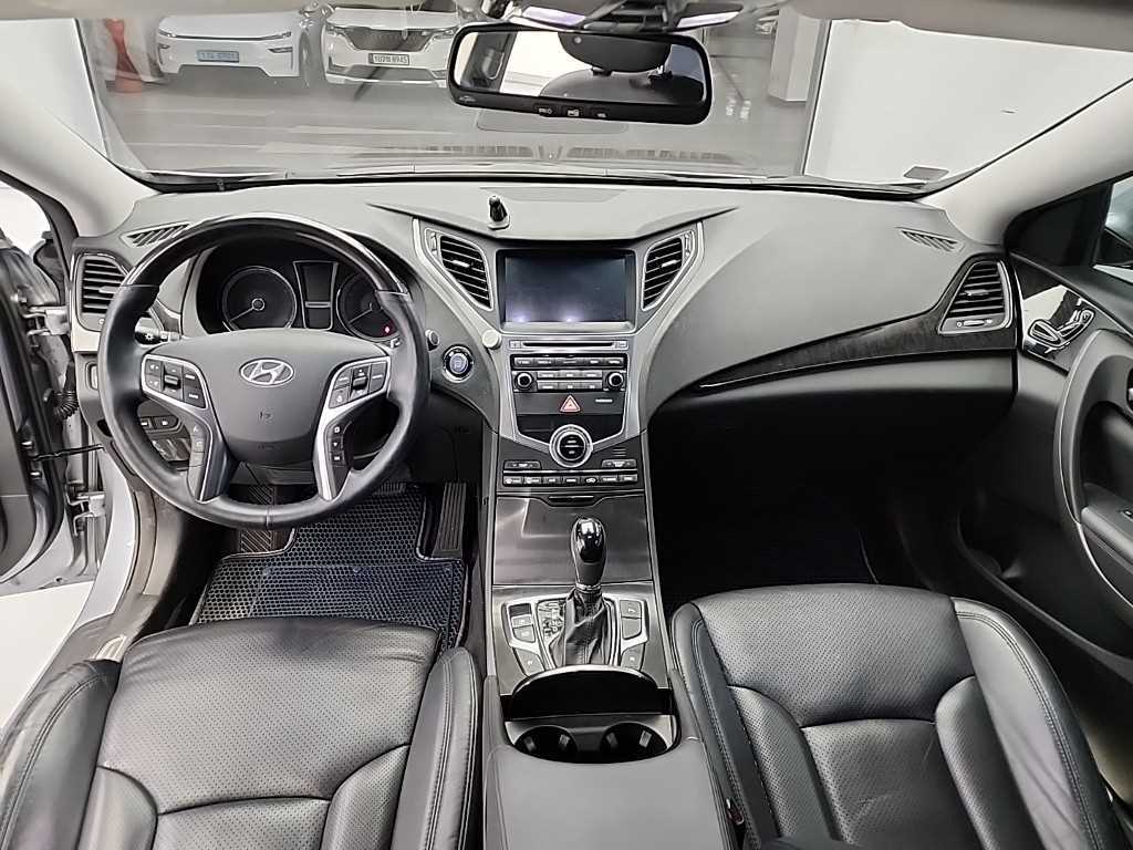 HYUNDAI Grandeur - Vista 7