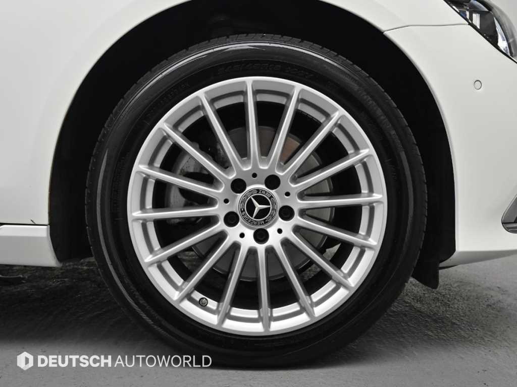 Mercedes Benz E class - Vista 5