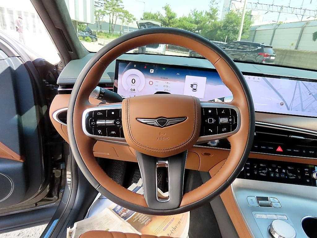 Genesis GV70 - Vista 8