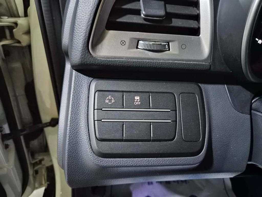 Ssangyong Tivoli 2016 Blanco - Importación desde Corea - HF Imports Iquique - Foto 13