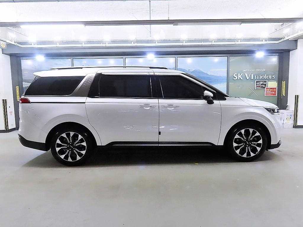 KIA Carnival - Vista 3