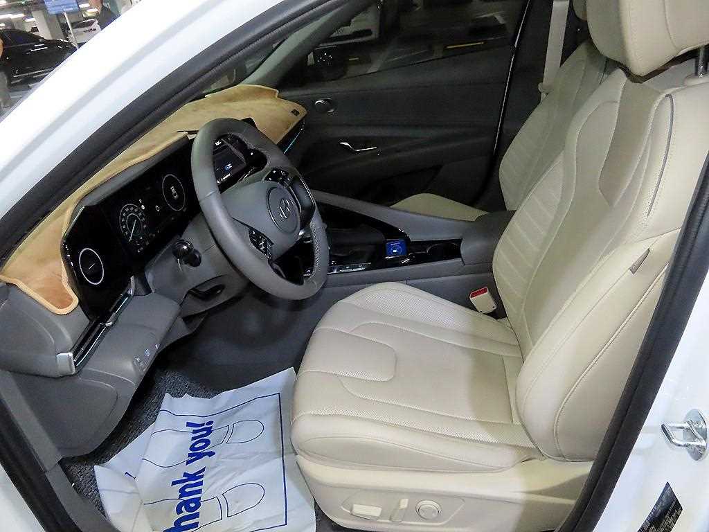 HYUNDAI Avante - Vista 6