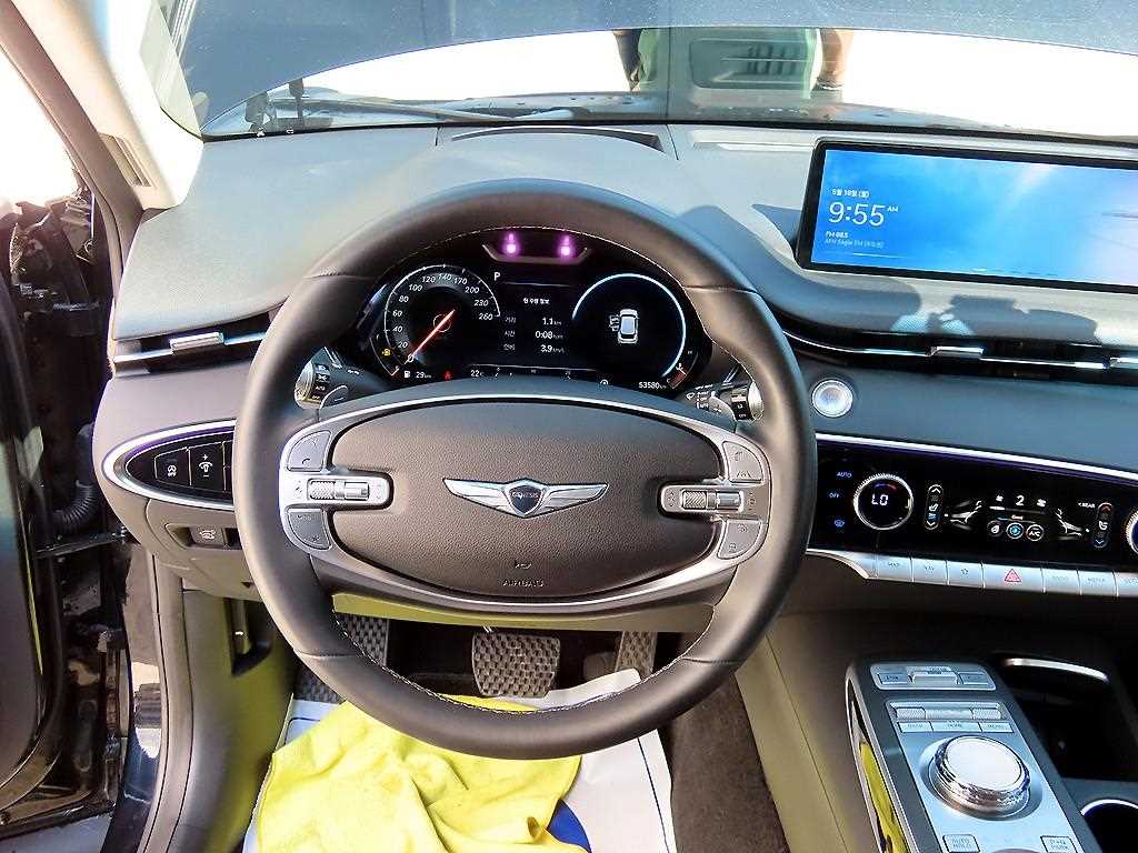Genesis GV70 - Vista 8