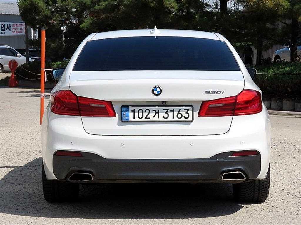 BMW 5 Series - Vista 4