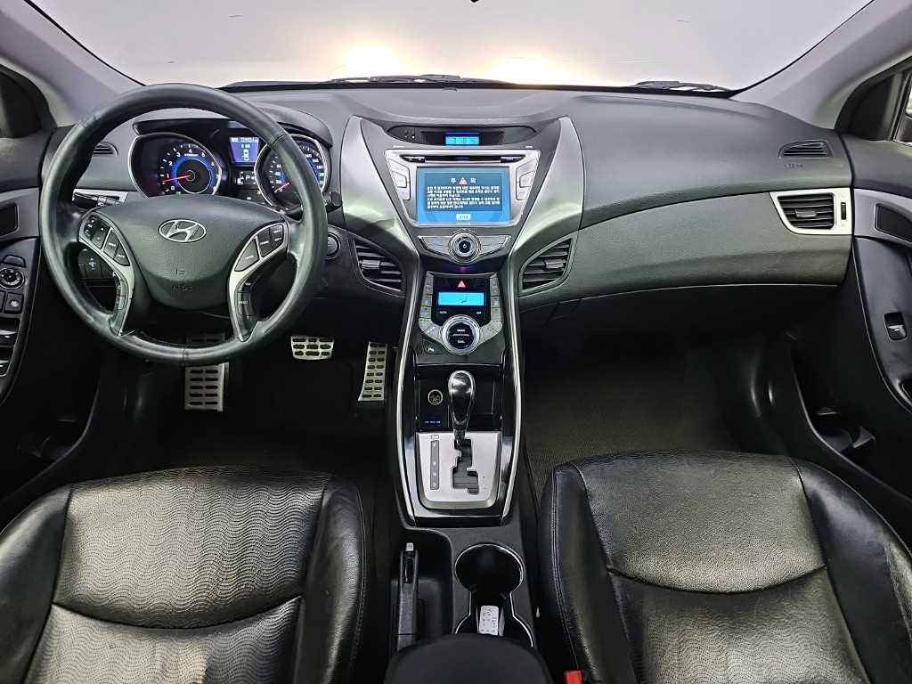 HYUNDAI Avante - Vista 7